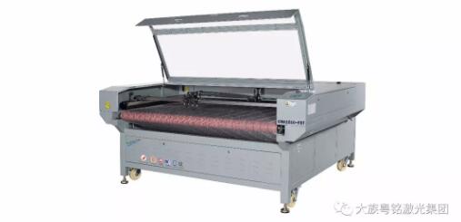 Auto Feed Double-head Fabric Laser Cutter 